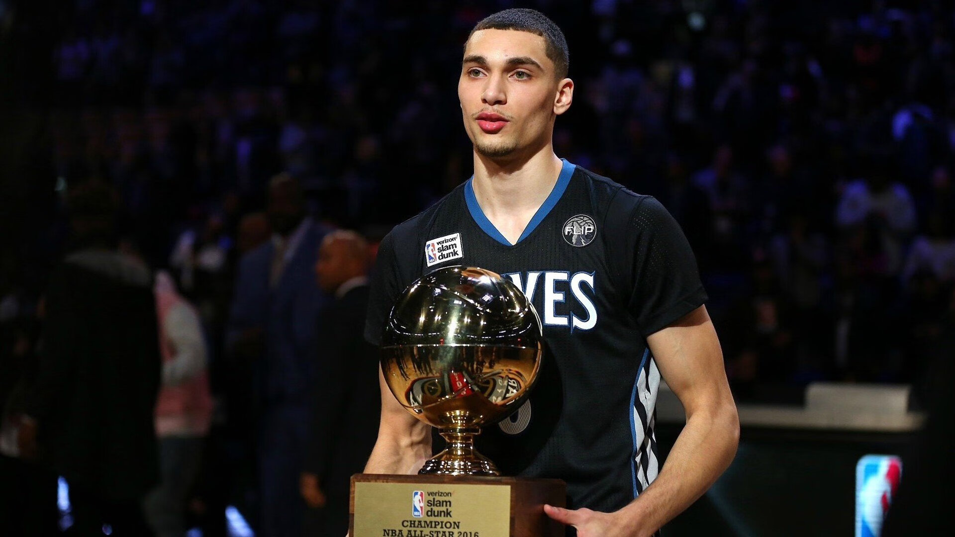 多支队伍采用高位逼抢战术比赛节奏全面加快更具观赏性，高位低抢