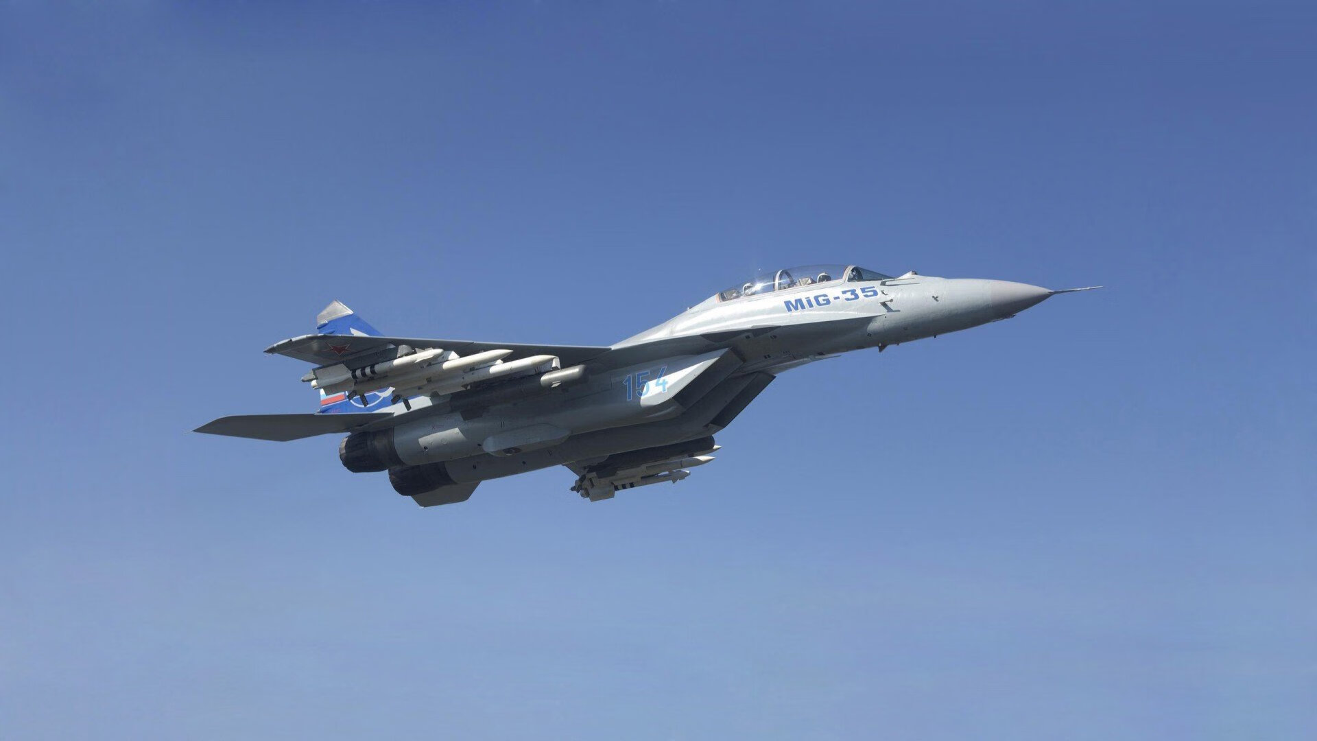 九游(jiuyou)官方网站-法国队冲线瞬间点燃全场气氛，法国队比赛视频