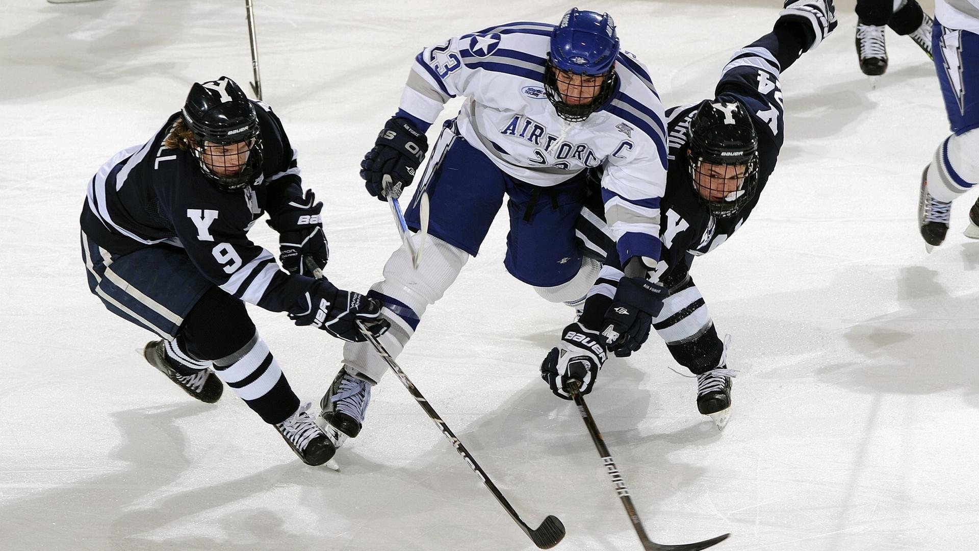 “青训基地正式开工建设，未来专业训练中心崭露头角”，青训营全称